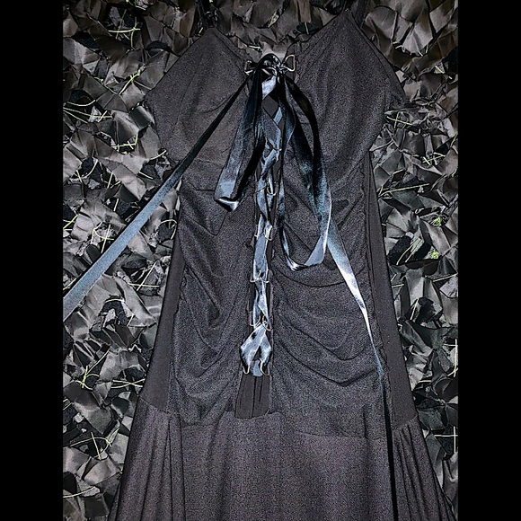 Vintage Layered Gothic Gown w Corset tie and ruched sides 🖤 - Picture 4 of 8